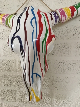 Stierenschedel vol in kleur met horens van polystone